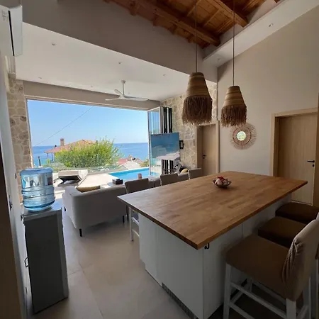 Dottori 코이니라