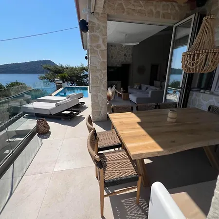 Dottori 빌라 코이니라